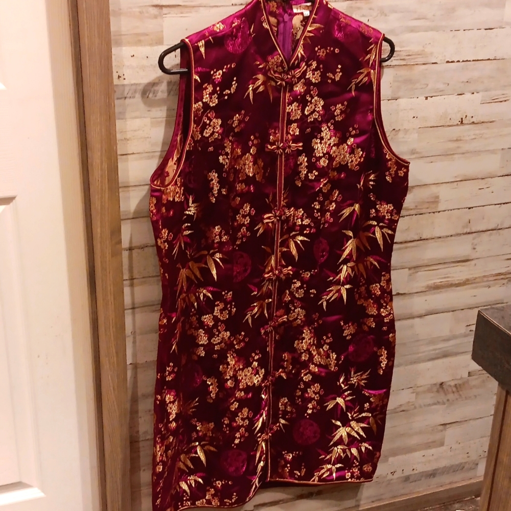Lindsey women's dress.   Box 324
